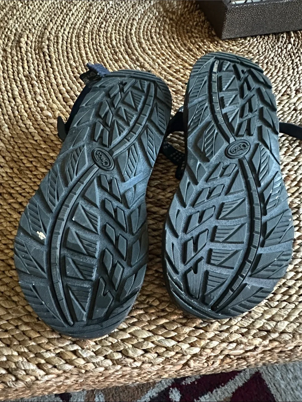 Chaco Mens size 11 Navy Blue Patterned Strap Sandals